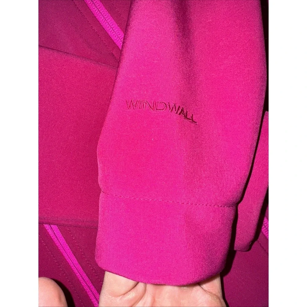 The North Face Womens Size Small Windwall Jacket Fuschia Pink